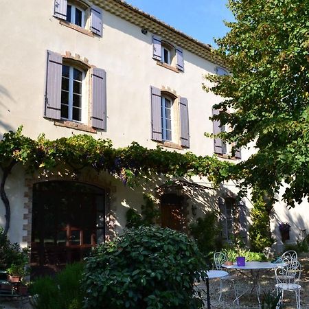 Chambres d hôtes de charme dans Mas La Souvine du 17ème, chambres climatisées Bédarrides Extérieur photo
