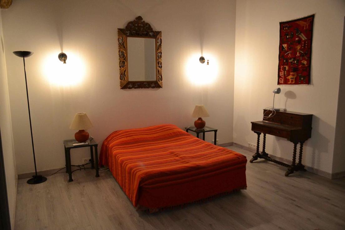 Chambres d hôtes de charme dans Mas La Souvine du 17ème, chambres climatisées Bédarrides Extérieur photo